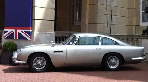bond-car-landscape