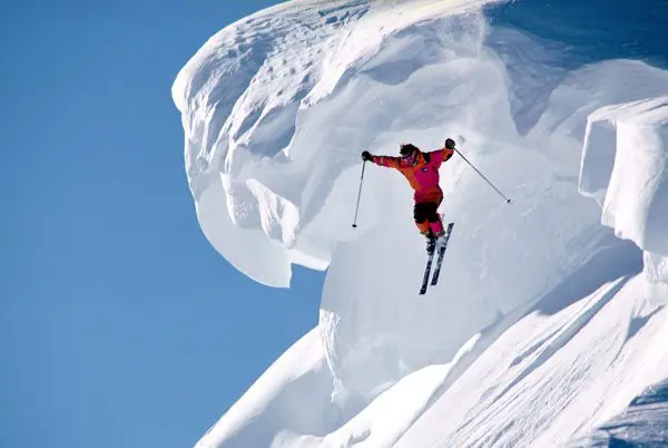 skiing-avoid-knee-replacement