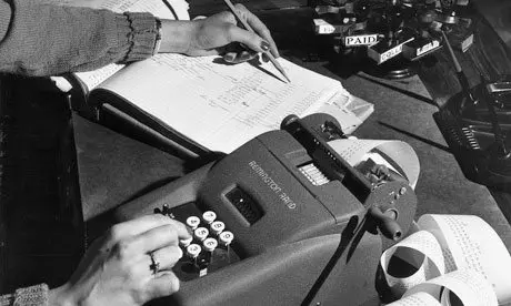 Old-fashioned-accountants