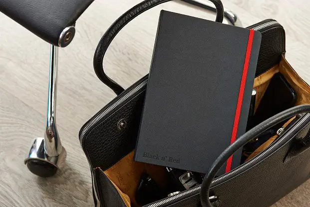 Hamelin_BlackBy_in-bag_crop