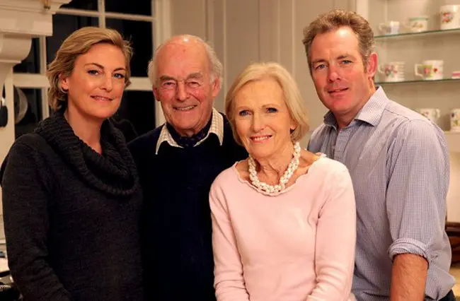 mary-berry-&-family