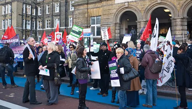 strike-picket-line