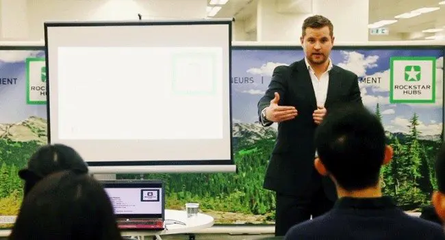 JP-presenting-at-hubs-2