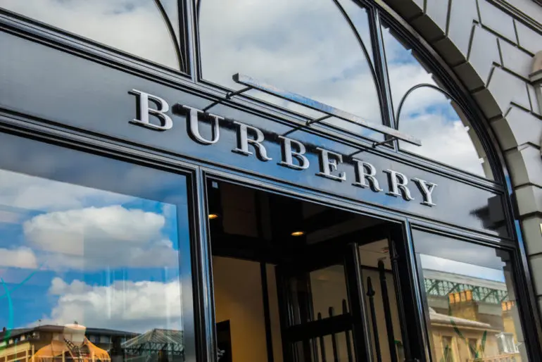 Burberry burns bags & clothes worth nearly £100M to stop them being sold cheaply