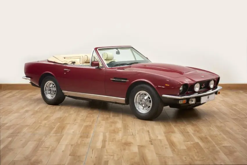 Aston Martin AMV8 Volante