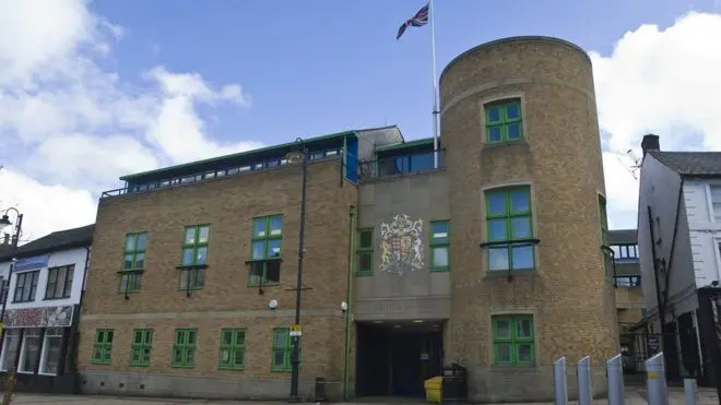 Luton Crown Court