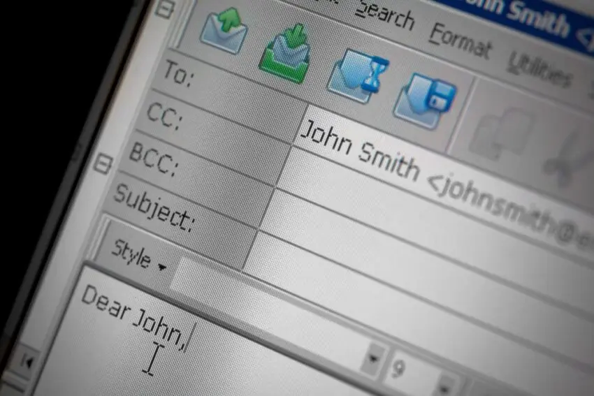 Email message correspondence