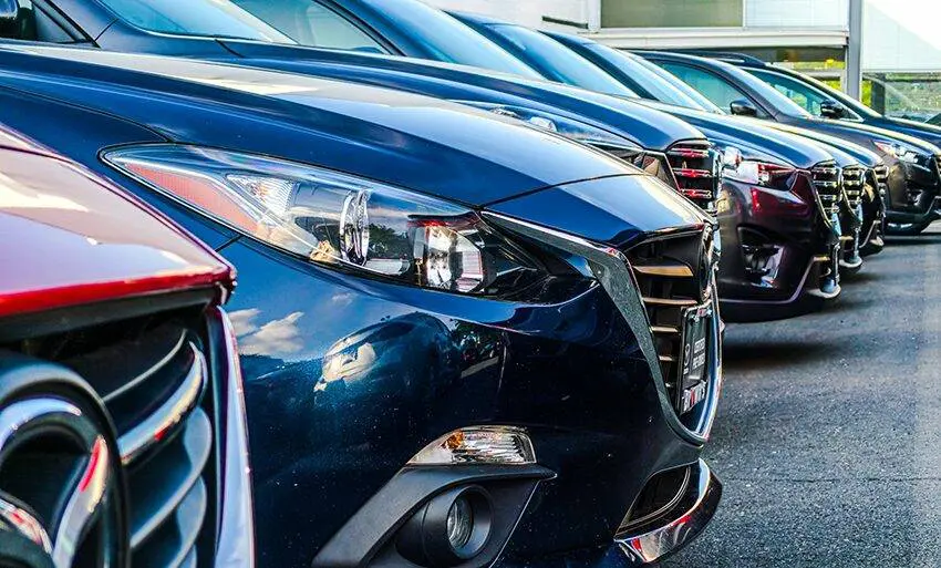 If you've seen pictures of cars online or on social media, you've likely noticed that their license plates are often obscured by a semi-transparent field. The same goes for street names in photos, door signs, or photos of strangers who accidentally ended up in the shot.
