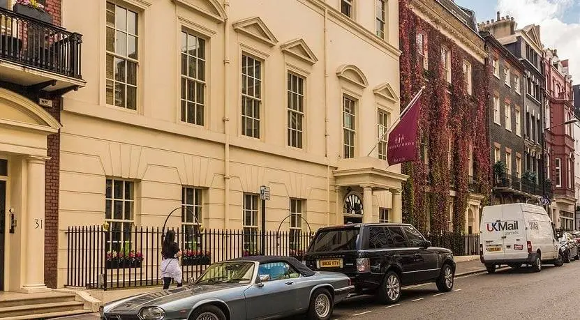 Crockfords is a casino that many British citizens may not know about. It has existed for quite a while within its community, dating back to 1828.