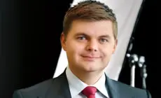 Joshua D. Mellberg’s career started right after he graduated from Western Michigan University’s Haworth College of Business. With a degree in hand, he wasted no time. He became licensed in Life and Health, stepping quickly into the world of financial services.