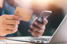 Spending short periods of time shopping or browsing online during work hours is not a sackable offence, a UK judge has ruled in a case that awarded an employee more than £14,000 in compensation.