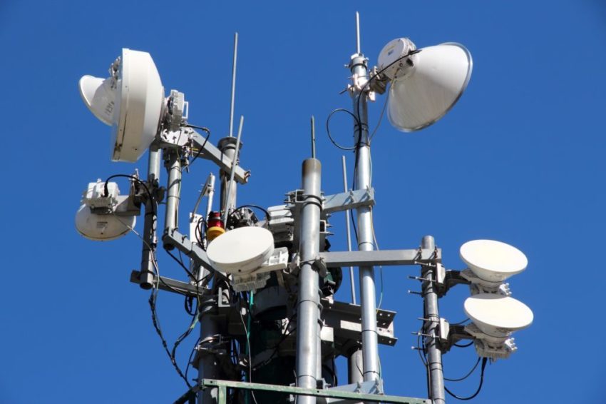 Mobil phone mast