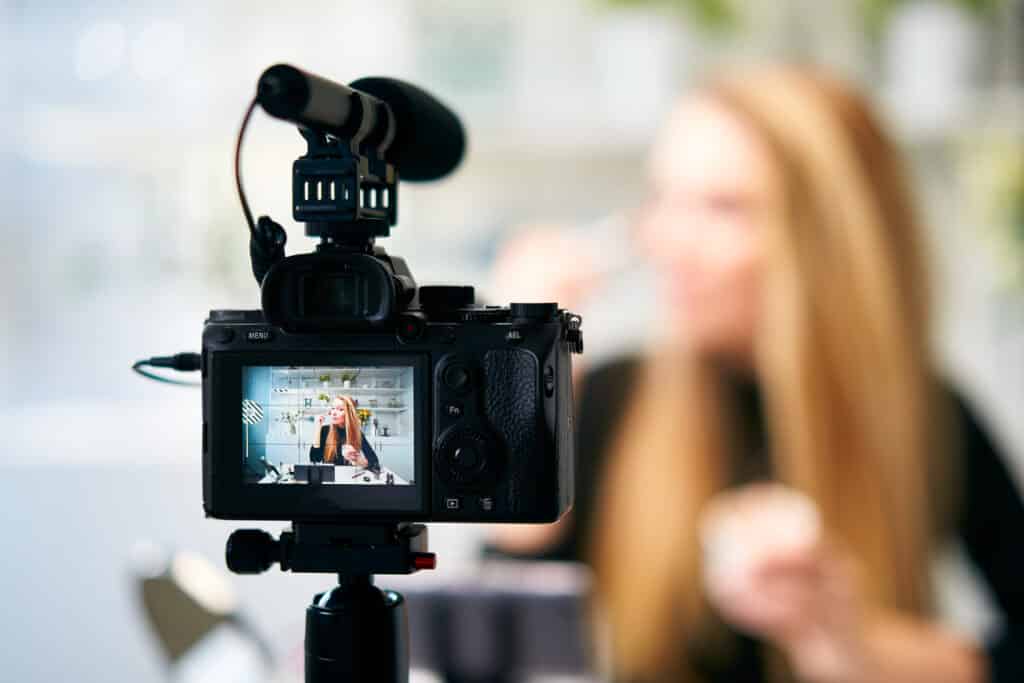 Display,Of,Camera,Recording,Video,Blog,For,Blonde,Beauty,Blogger
