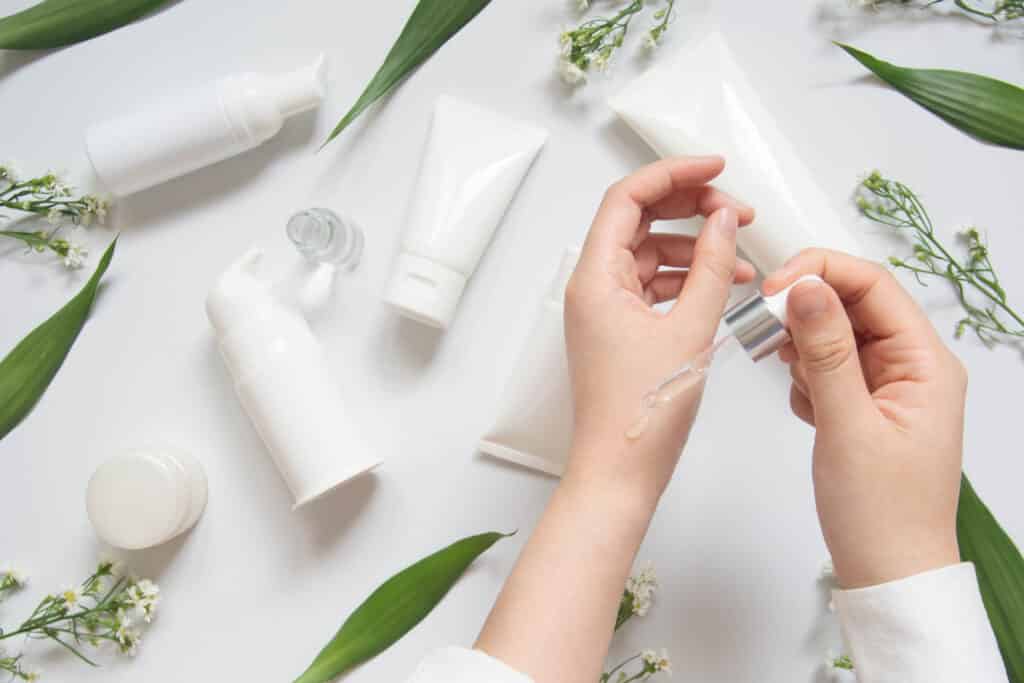 Dermatologist,Testing,Organic,Natural,Skincare,Products,(serum,,Essential,Oil,,Cream,