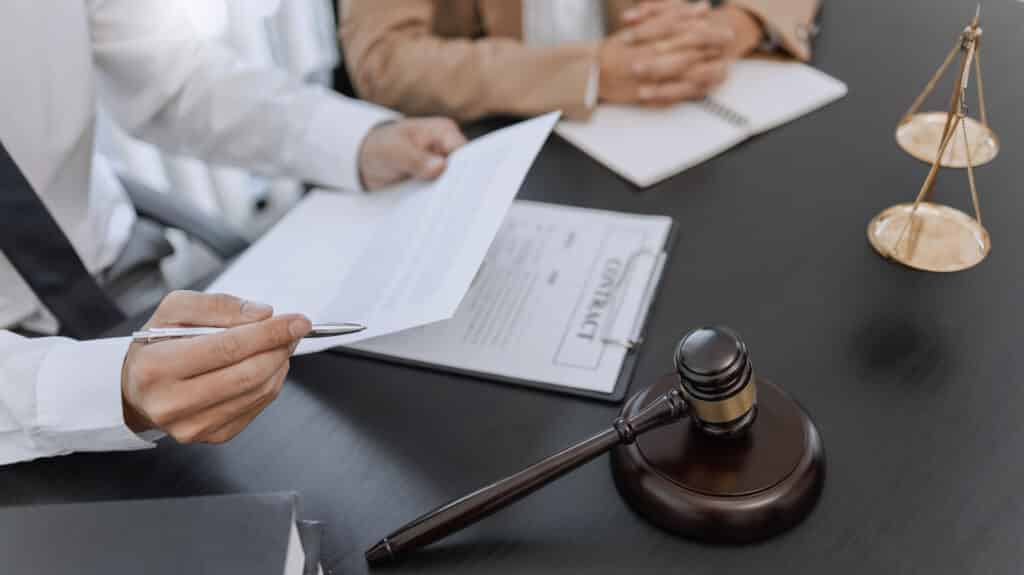 Lawyer,And,Client,Negotiation,In,Legal,Judgement,Consulting.