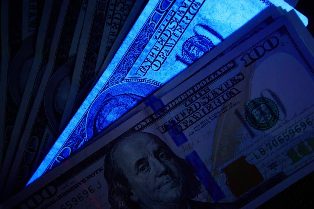 Fake,100$,Bill,In,Uv,Light