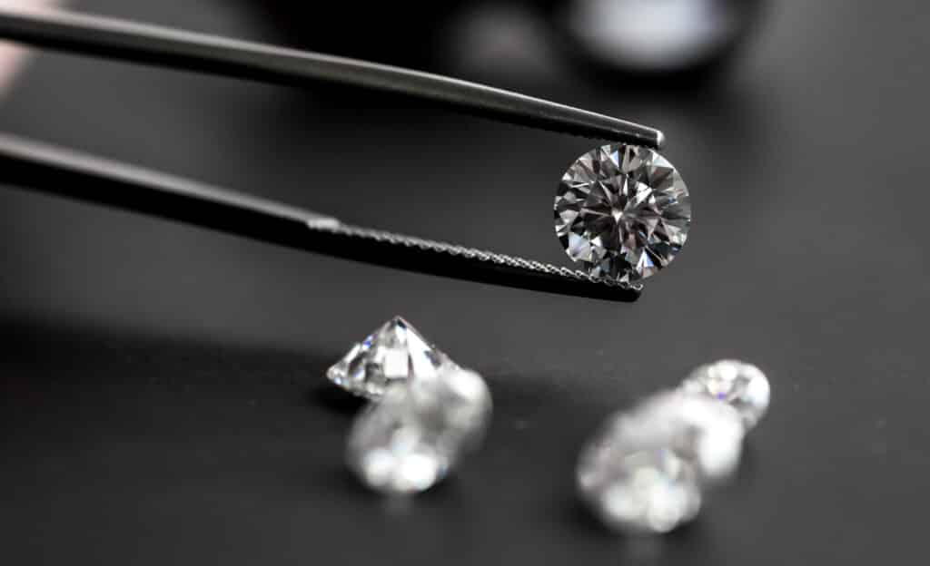 Diamond,In,Tweezers