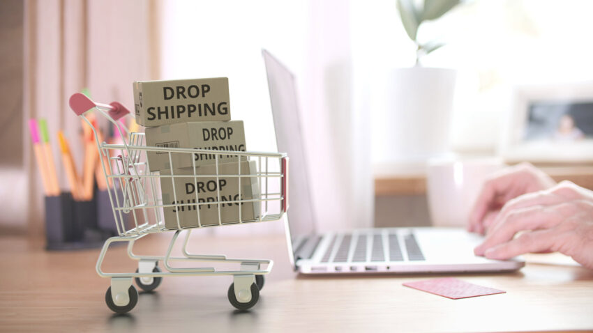 Cartons,With,Dropshipping,Text,Fall,In,Shopping,Cart,After,Placing