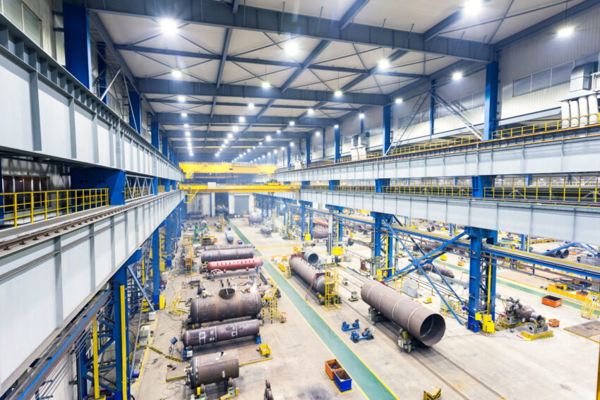 Manufacturers have reported strong growth in output in the last quarter of the year, but their stocks have dropped to record lows for a second consecutive month.