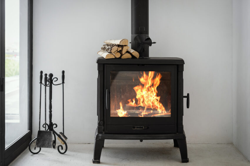 Concept,Of,Fireplace,With,Fire,At,Home.,Comfortable,Living,Room