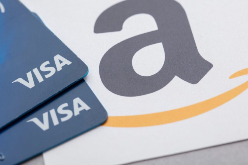 London,,Uk,-,November,2021:,Amazon,And,Visa,Logos.,Amazon