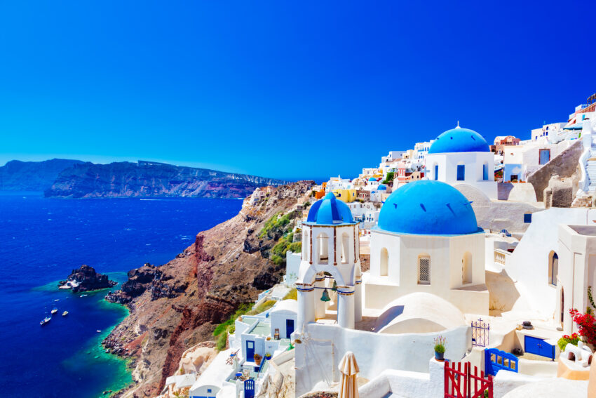 Oia,Town,On,Santorini,Island,,Greece.,Traditional,And,Famous,Houses