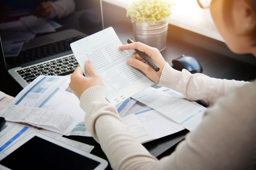 More than 400,000 small businesses could go under because customers are failing to pay their bills on time, a survey has warned.