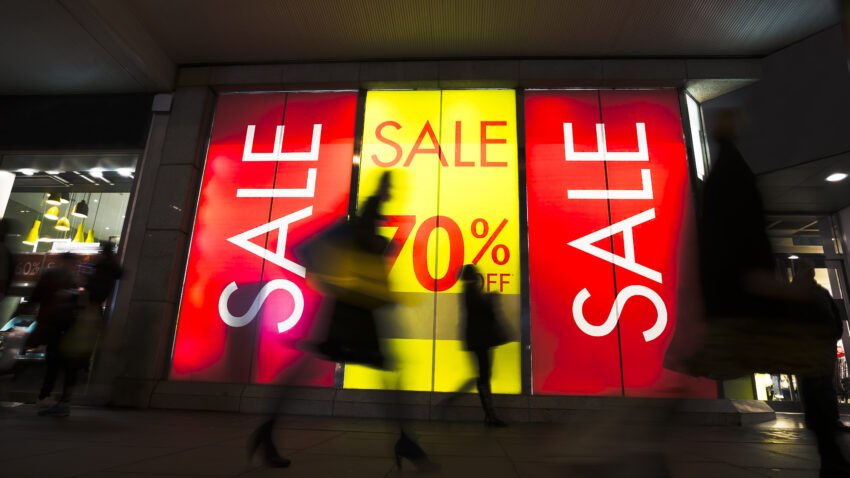 Sale,Signs,In,Shop,Window,,Include,Silhouette,Of,Shoppers