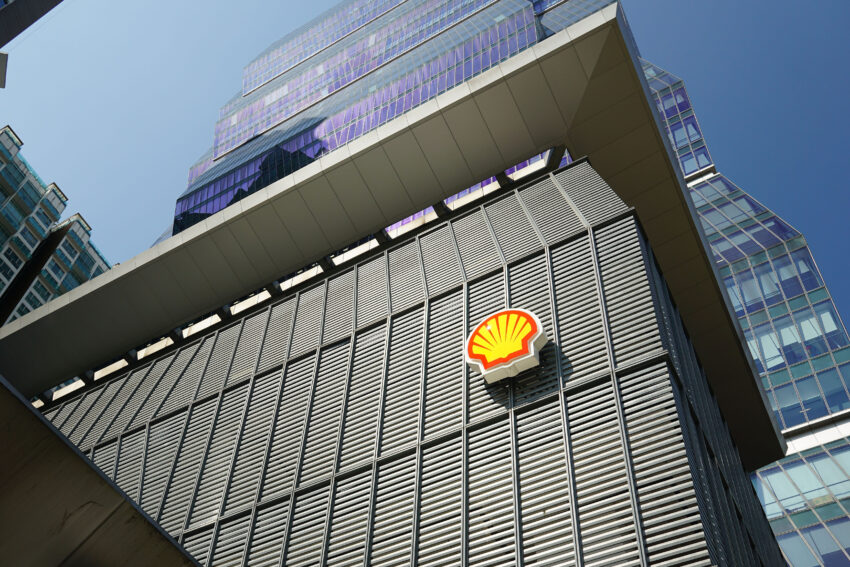 Shell has apologised for buying Russian oil last week and said it will begin severing all involvement with oil and gas in the country, including shutting its 500 petrol stations there.
