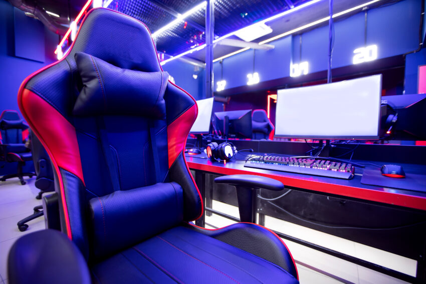 Professional,Gamers,Cafe,Room,With,Powerful,Personal,Computer,Game,Chair