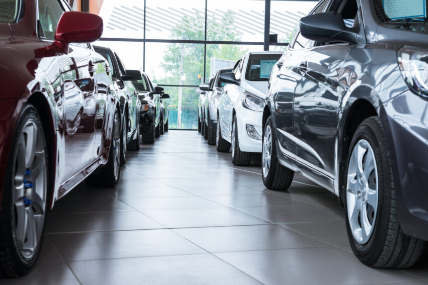 Modern,Beautiful,Showroom,With,Cars,Being,Sold