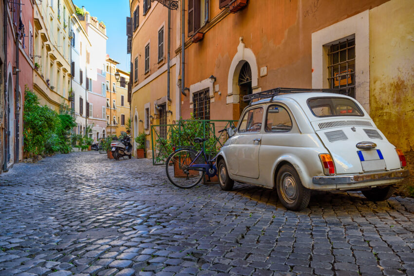Cozy,Old,Street,In,Trastevere,In,Rome,,Italy.,Trastevere,Is