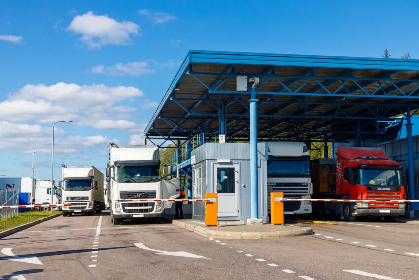 One of the UK’s leading customs agents has warned that hundreds of businesses could be banned from importing unless they urgently switch to a new Government computer system.