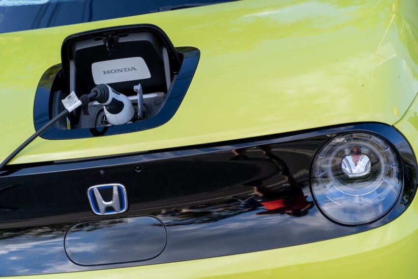 Bonnet, an electric vehicle charger aggregator in the UK and Europe, is inviting its more than 150,000 strong driver community to join top-flight global investors in taking a stake in the company, as it accelerates its popular service across the continent.