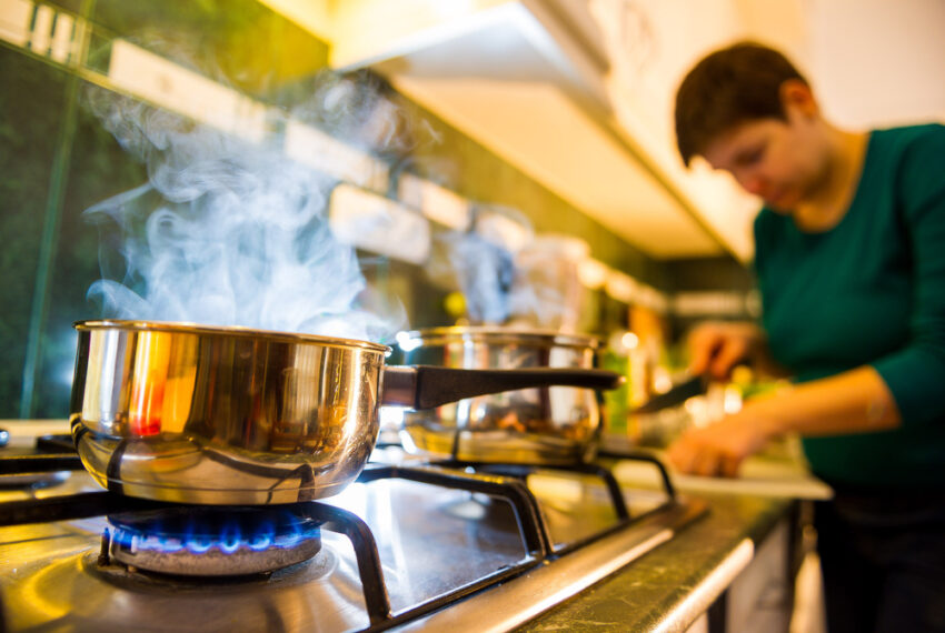 Energy giant Ovo has launched its first deal for customers cheaper than the government's cap on household bills.