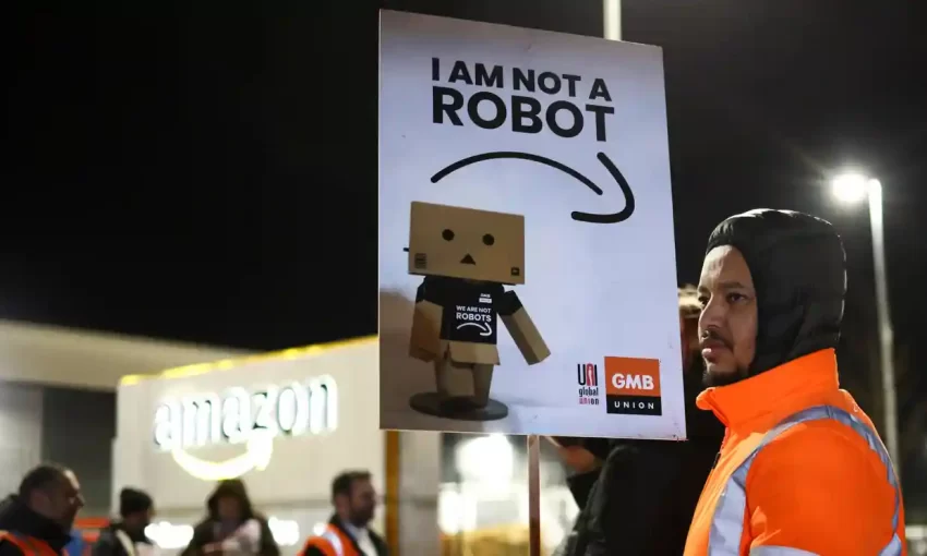 Campaigners, trade unions and MPs are calling for stricter oversight of the use of artificial intelligence in the workplace, amid growing concerns about its effect on staff rights.