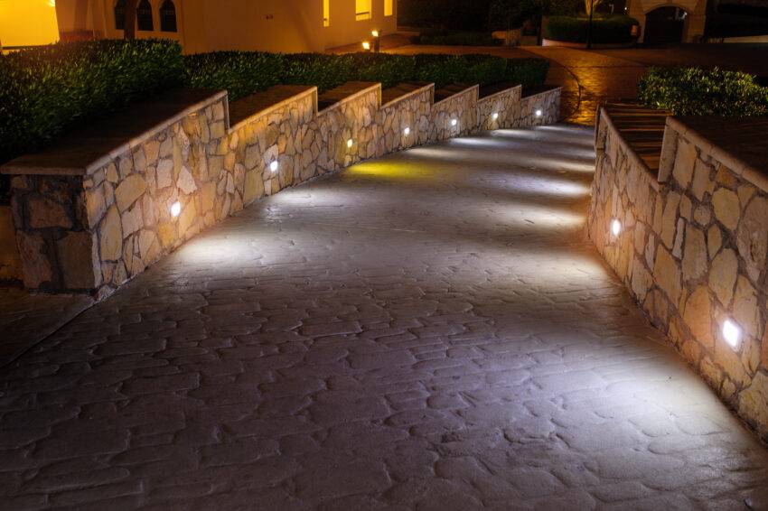 Night,Lighting,Path,For,Walks,In,The,Hotel.