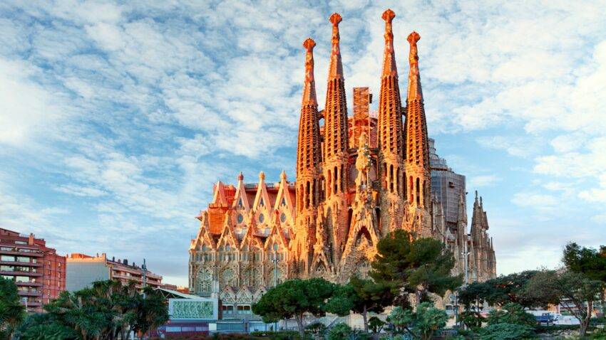 Barcelona is one of the most visited places in Europe and for good reason. It is a vibrant, iconic place with a lot of attractions. Tourists visit Barcelona, but expatriate workers, digital nomads, and international students live there long-term.
