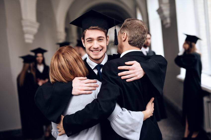 Graduates face fewer jobs and lower pay