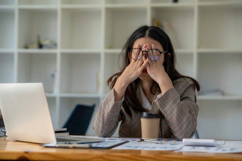 Navigating the exciting yet daunting world of entrepreneurship can be a whirlwind for many women. Often, they're straddling the line between a regular 9-to-5 job and cultivating their business dreams.