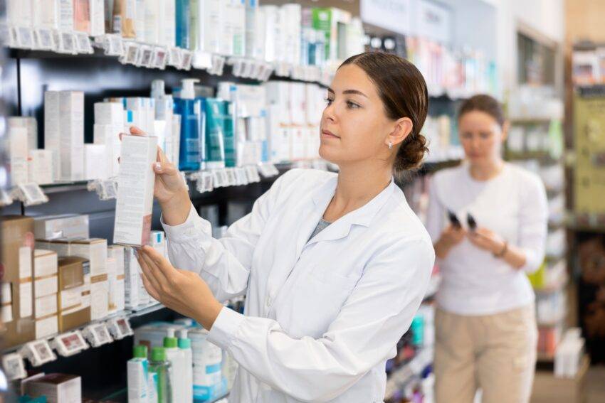 Choosing the right packaging is definitely one of the biggest challenges for a cosmetic brand; the packaging is a statement, a message from the brand to the end user, and brands must get it done perfectly if they want to last in time.