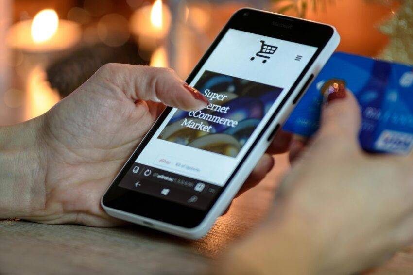 Using data to give clients a more personalised experience is essential. Businesses can provide customised marketing campaigns and suggestions. They evaluate several kinds of information, including browsing patterns and transactions.