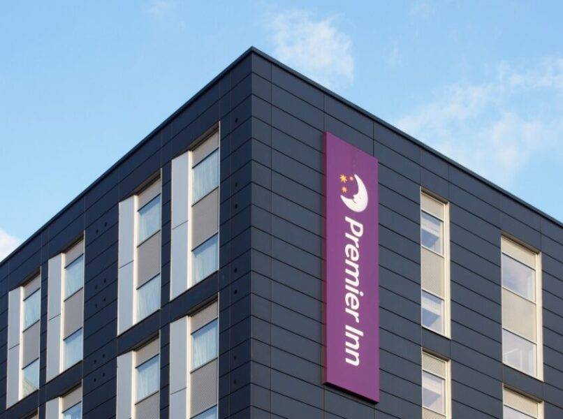 Whitbread, the owner of Premier Inn, is to close underperforming restaurants and convert them into hotel rooms with the loss of 1,500 jobs.