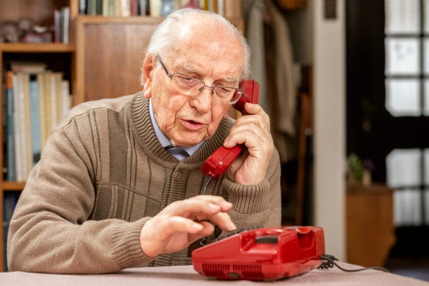 BT has significantly postponed its plans to switch customers from traditional copper-based landlines to internet-based services, following concerns about the impact on vulnerable individuals. Initially set for completion by the end of 2025, the switch is now delayed until the end of January 2027.
