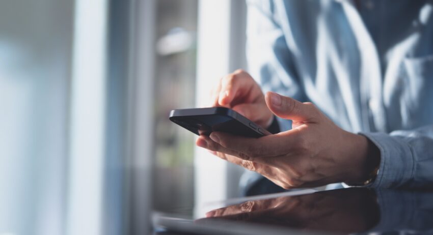 Mobile Internet has long been an integral part of our daily life, but sometimes even in your own flat, you can face the problem of a weak or completely lost signal.