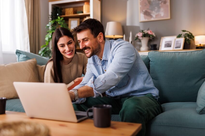 Who doesn’t love some well-earned downtime? With the progress of technology these days, you could be easily lounging on the couch, waiting in line, or simply enjoying a quiet evening, and still earn some profit. How? 