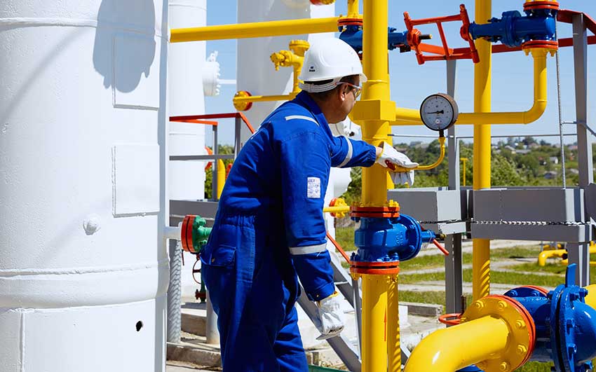 The oil and gas industry is at a crossroads. As global demand for energy continues to rise, extracting resources from mature fields and increasingly complex environments is becoming more difficult and costly.