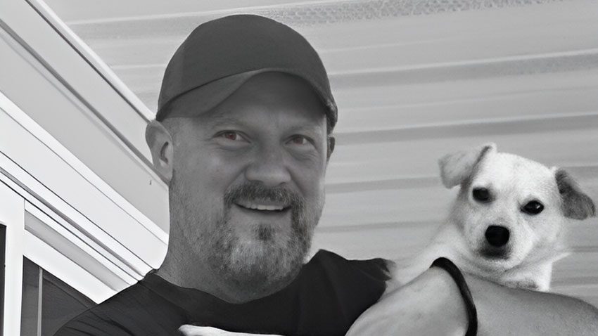 Shawn Mayers is a seasoned construction leader based in Kinston. With over 30 years of hands-on experience, he has made a name for himself in new residential building.