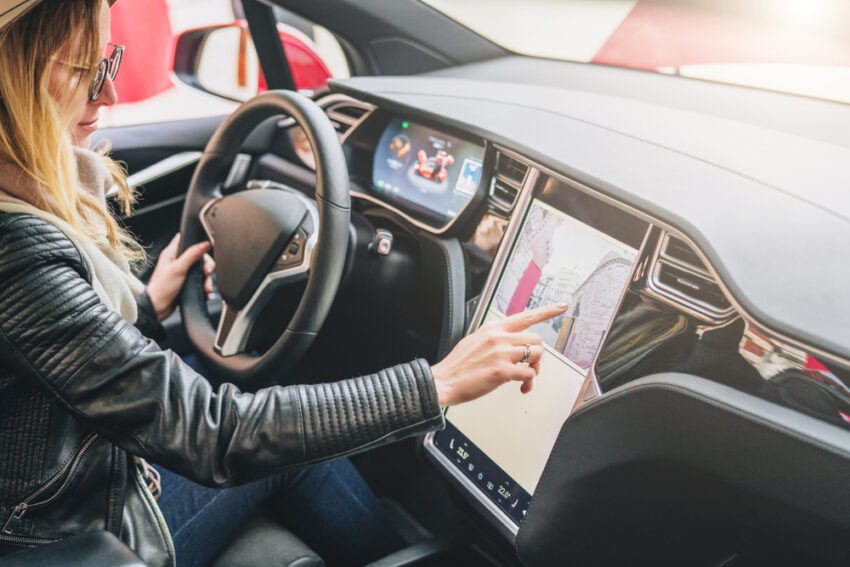 Thinking about hitting London’s streets as a private hire (PCO) driver and want to make the smartest vehicle choice? The answer, for many forward-thinking drivers, is simple, renting a Tesla.