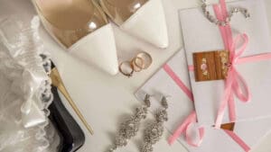 To plan the perfect wedding, you have to, well, plan every single detail. And, as the bride, there’s no doubt that you will want to shine on your special day. That, however, is not possible without, of course, some amazing jewellery.
